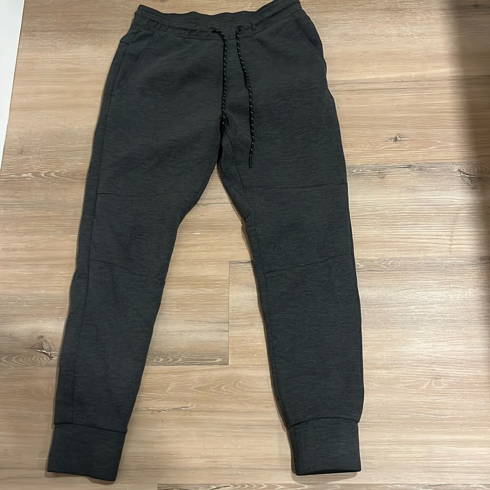 American eagle men’s size xs jogger